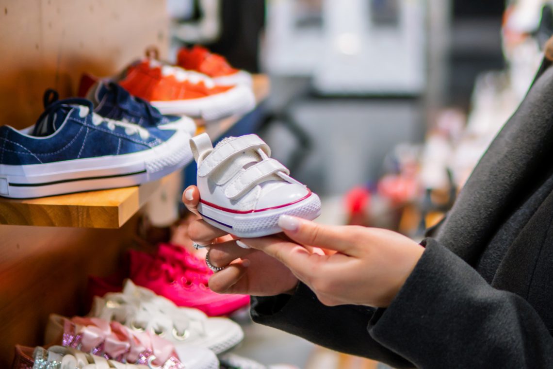 7 Errores al comprar zapatos para niñas y niños